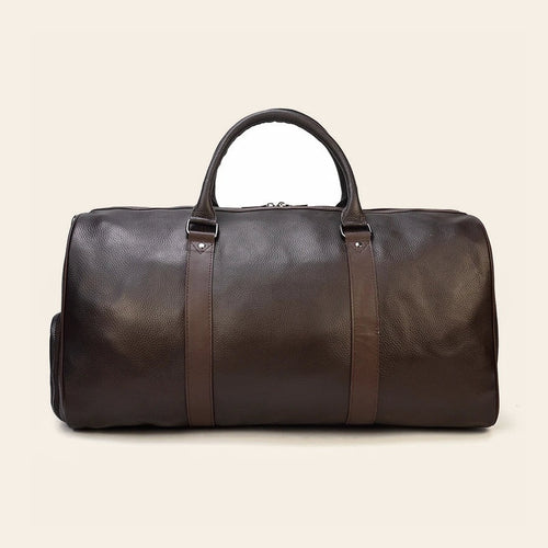 Sac de voyage en cuir café pour homme, vu de face